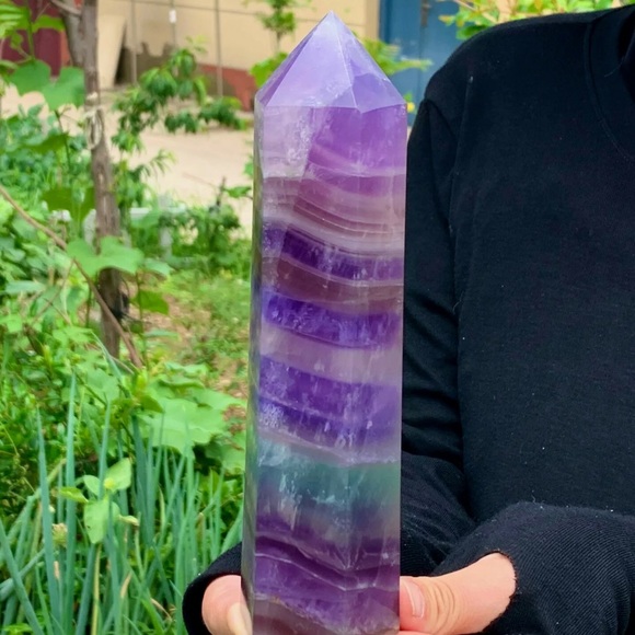 Gorgeous 1.9 lbs Rainbow fluorite tower - Picture 5 of 5